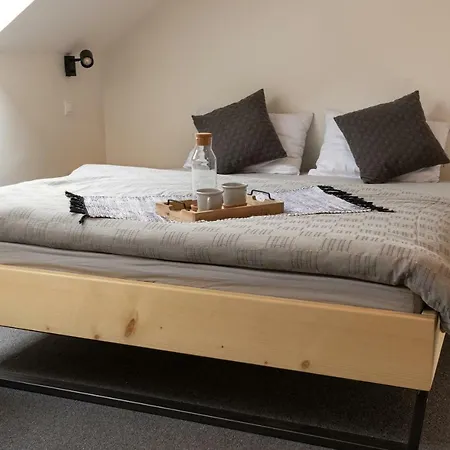 Treehouse ゲストハウス